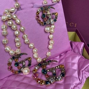 GUCCI
Crystal with Pearls Marmont three GG interlocking Necklace- NEW